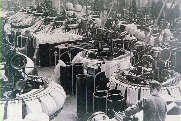 B1-568: Salts Mill interior - Woolcombing