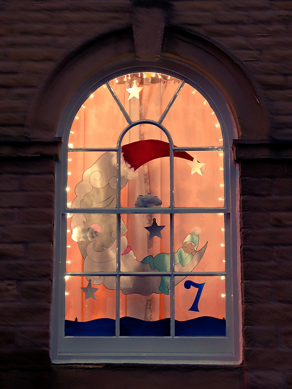 2025.68.1: Saltaire Advent Window (crescent moon). Digital image credit: Saltaire Collection
