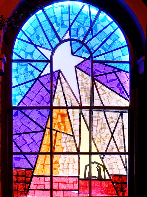 2025.68.9: Saltaire Advent Window (Star of Bethlehem). Digital image credit: Saltaire Collection